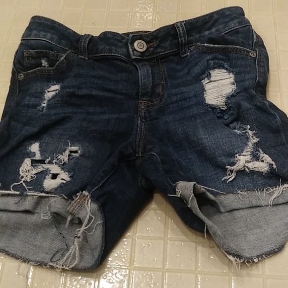 Shorts - Picture 1 of 2